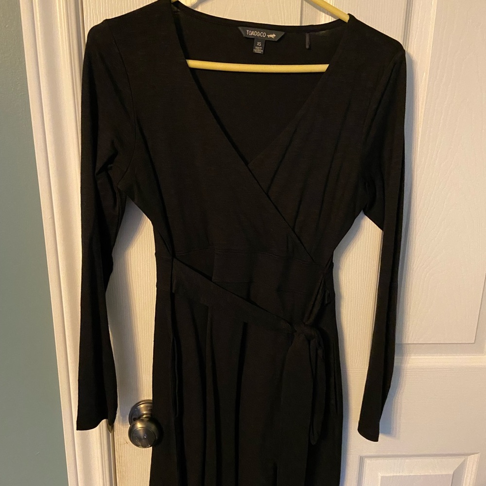Amazing black long sleeved dress
